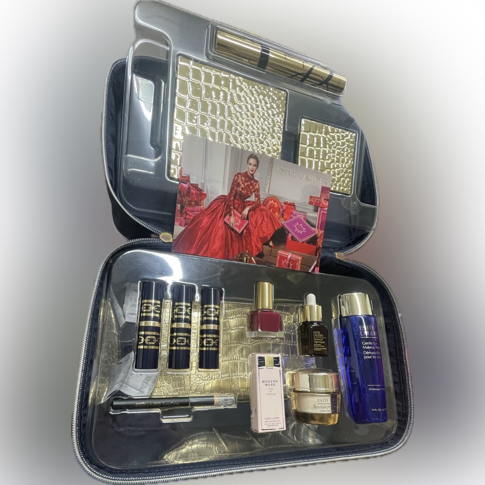 Estee Lauder cosmetics Gift Set 2014 Limited Edition Never Used